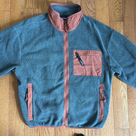 Women’s Patagonia Jacket - Picture 4 of 10